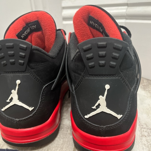 Jordan 4 red thunders size 10